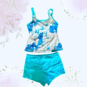 Women's Two Piece Swimsuit - Tankini Medium. NEVER BEEN‎ WORN.